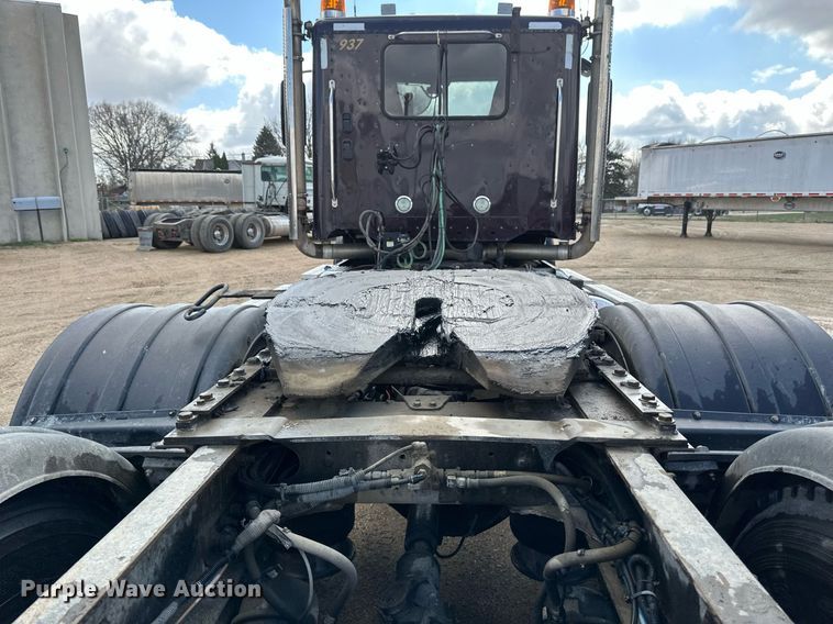 image for item EA2378 2014 Freightliner  Coronado SD 122 semi truck