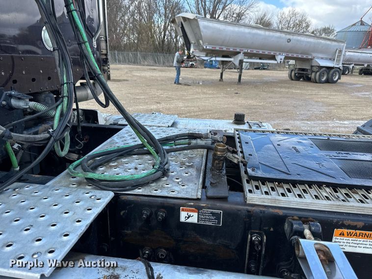 image for item EA2378 2014 Freightliner  Coronado SD 122 semi truck