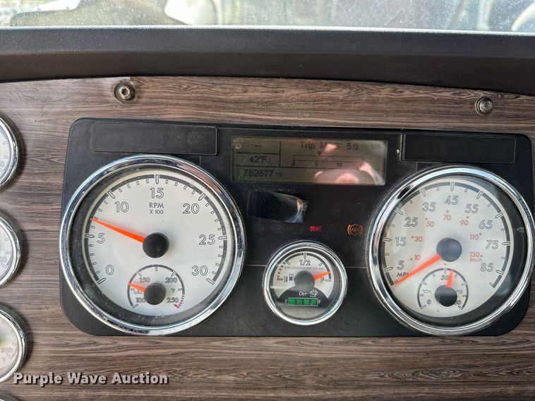 image for item EA2378 2014 Freightliner  Coronado SD 122 semi truck