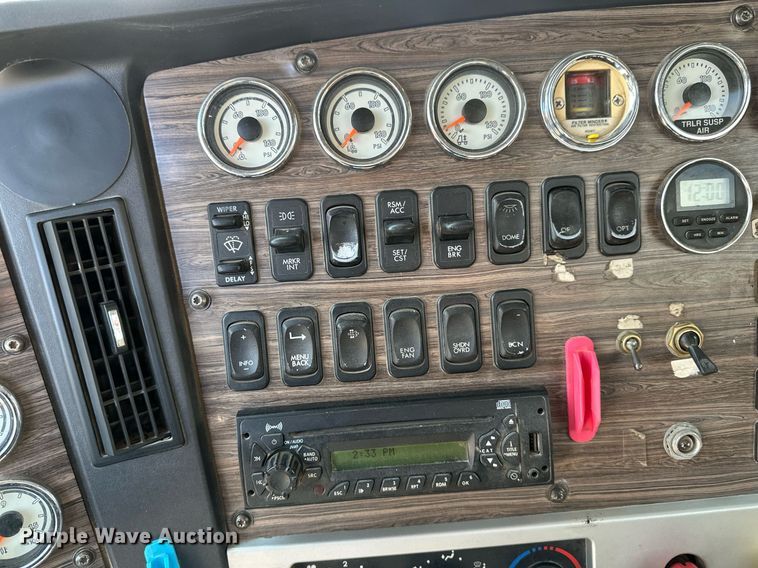 image for item EA2378 2014 Freightliner  Coronado SD 122 semi truck