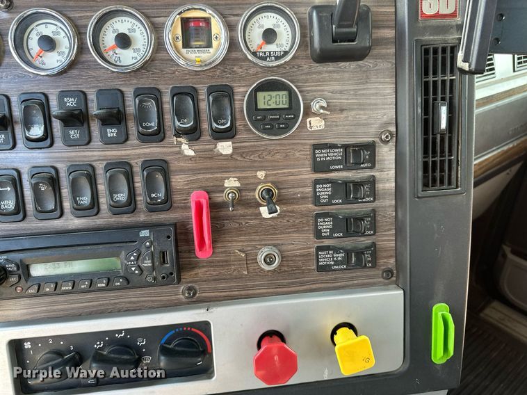 image for item EA2378 2014 Freightliner  Coronado SD 122 semi truck