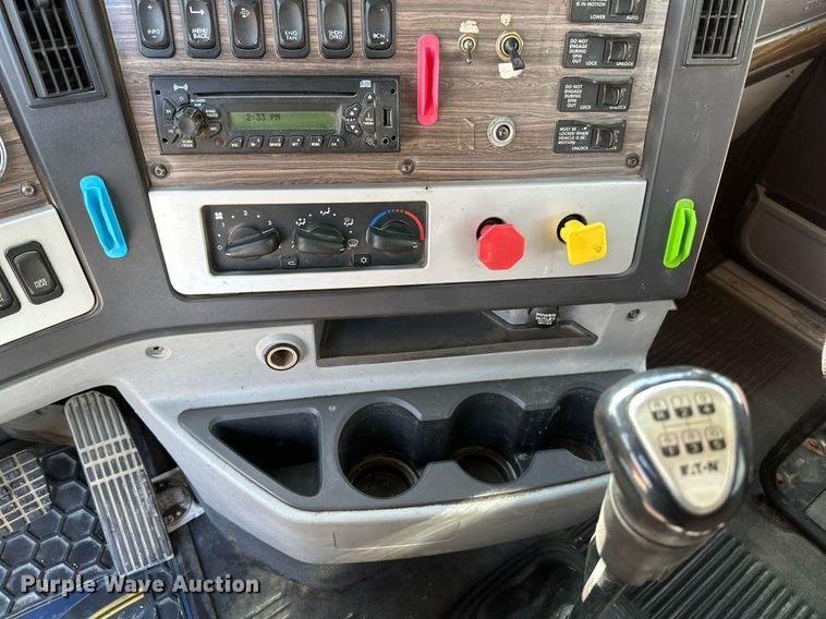 image for item EA2378 2014 Freightliner  Coronado SD 122 semi truck