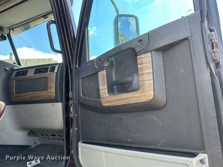 image for item EA2378 2014 Freightliner  Coronado SD 122 semi truck