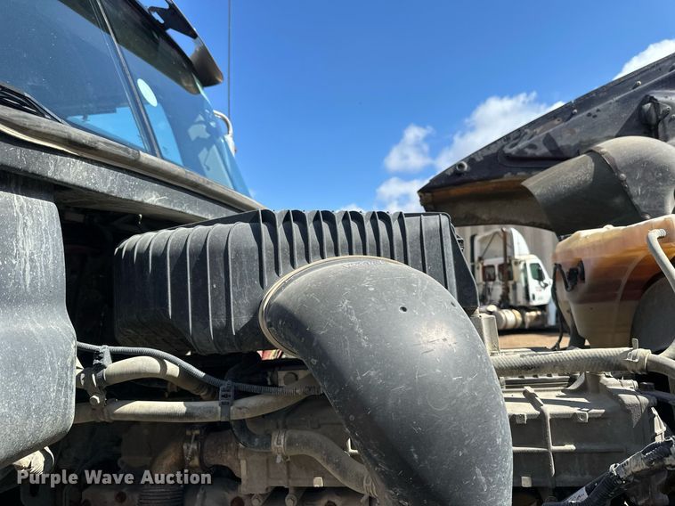 image for item EA2378 2014 Freightliner  Coronado SD 122 semi truck