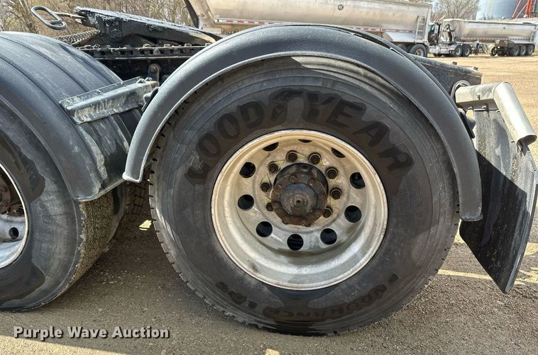 image for item EA2378 2014 Freightliner  Coronado SD 122 semi truck