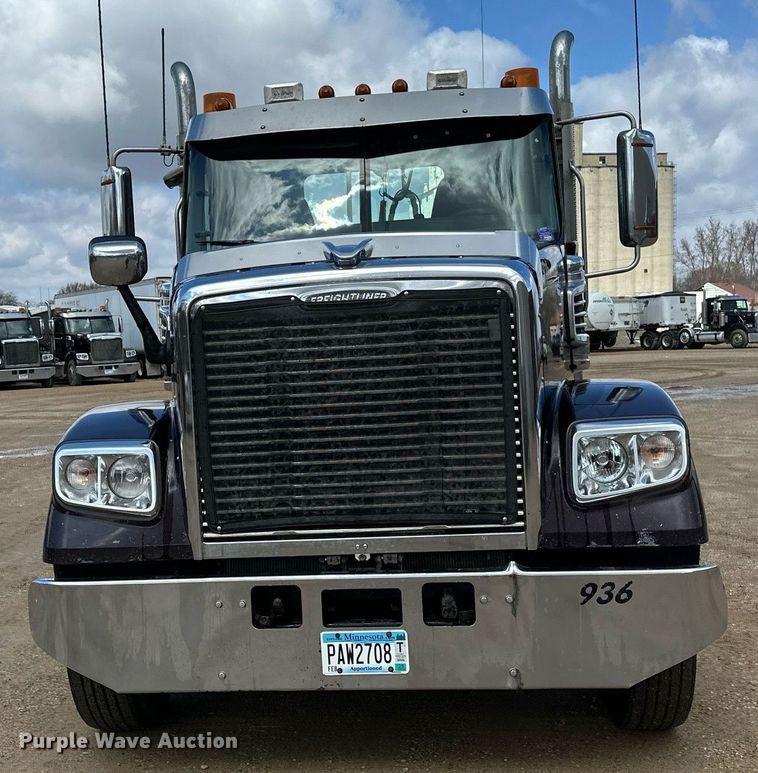 image for item EA2380 2014 Freightliner Coronado SD 122 semi truck