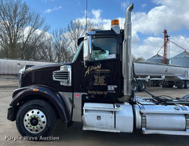 image for item EA2380 2014 Freightliner Coronado SD 122 semi truck