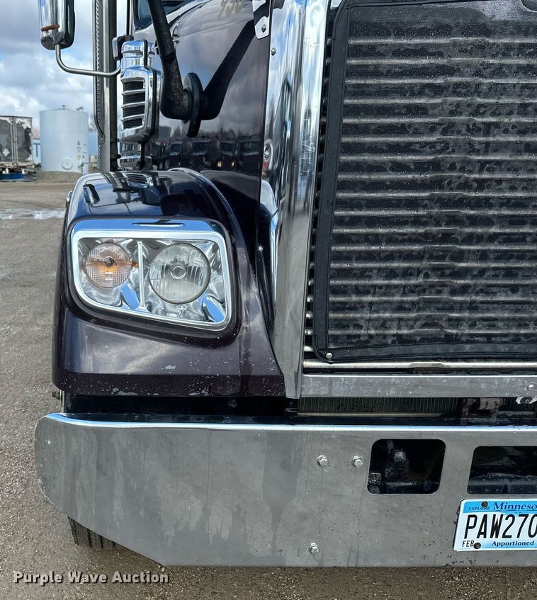 image for item EA2380 2014 Freightliner Coronado SD 122 semi truck