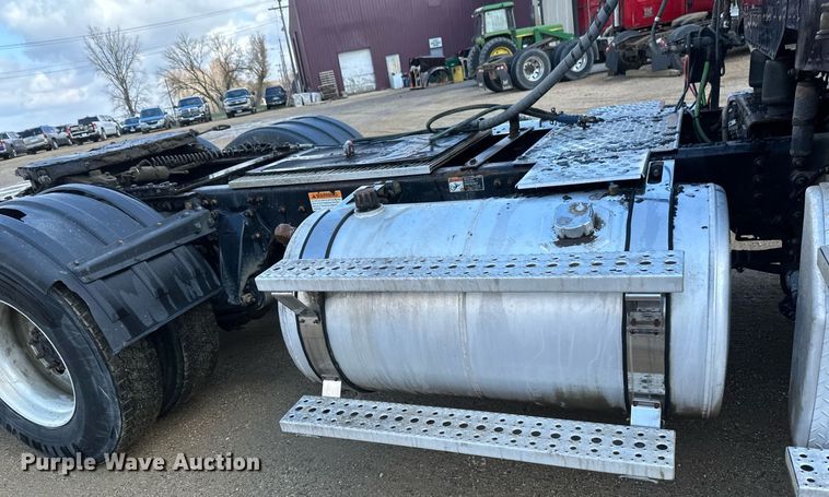 image for item EA2380 2014 Freightliner Coronado SD 122 semi truck