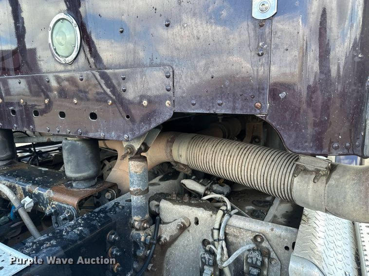 image for item EA2380 2014 Freightliner Coronado SD 122 semi truck