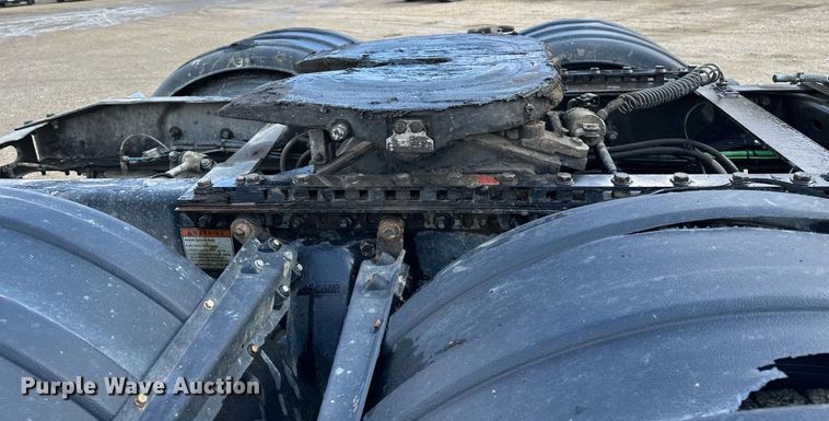 image for item EA2380 2014 Freightliner Coronado SD 122 semi truck