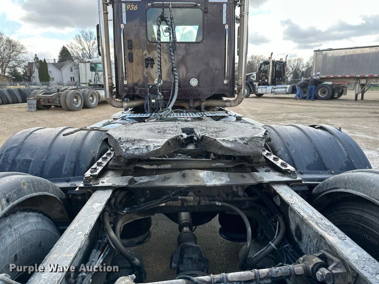 image for item EA2380 2014 Freightliner Coronado SD 122 semi truck