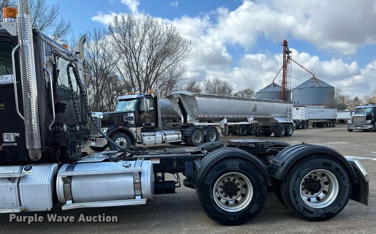 image for item EA2380 2014 Freightliner Coronado SD 122 semi truck