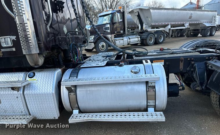 image for item EA2380 2014 Freightliner Coronado SD 122 semi truck