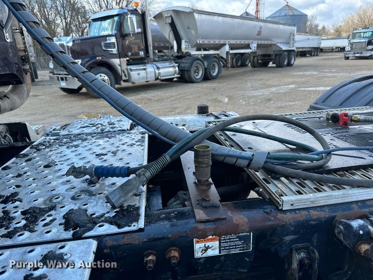 image for item EA2380 2014 Freightliner Coronado SD 122 semi truck