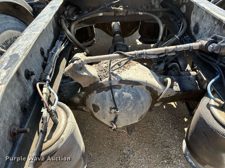 image for item EA2380 2014 Freightliner Coronado SD 122 semi truck