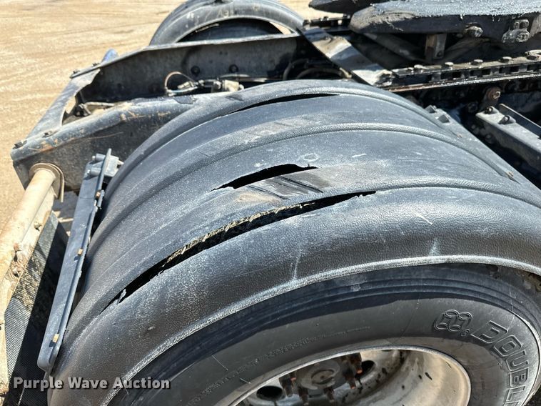 image for item EA2380 2014 Freightliner Coronado SD 122 semi truck