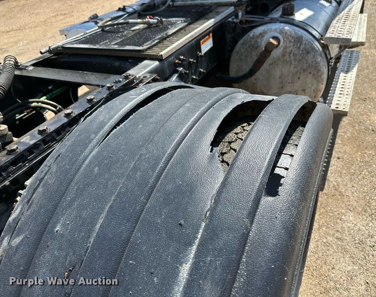 image for item EA2380 2014 Freightliner Coronado SD 122 semi truck