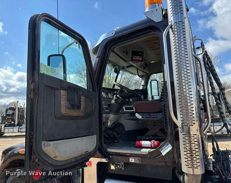 image for item EA2380 2014 Freightliner Coronado SD 122 semi truck