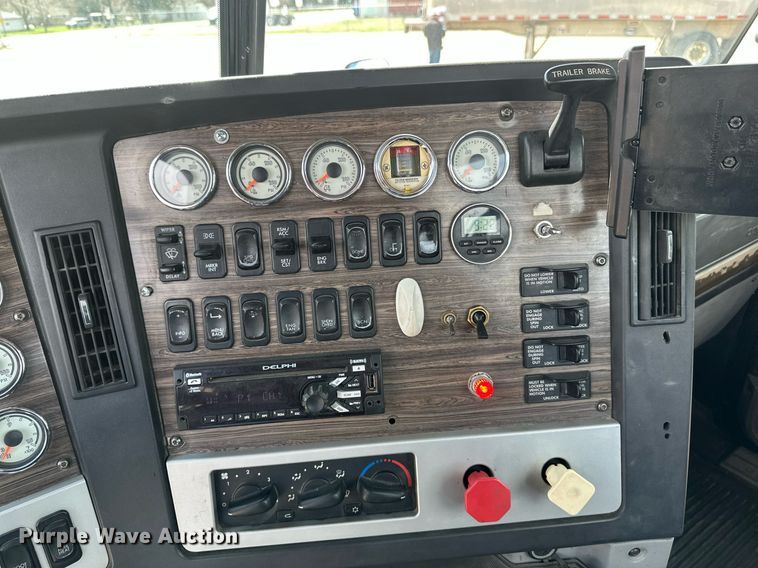 image for item EA2380 2014 Freightliner Coronado SD 122 semi truck