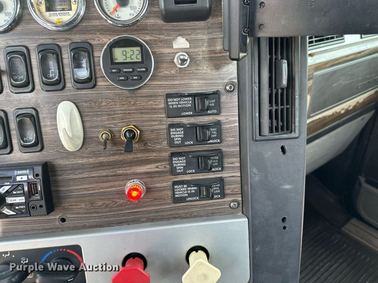 image for item EA2380 2014 Freightliner Coronado SD 122 semi truck