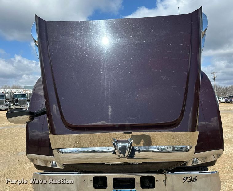 image for item EA2380 2014 Freightliner Coronado SD 122 semi truck