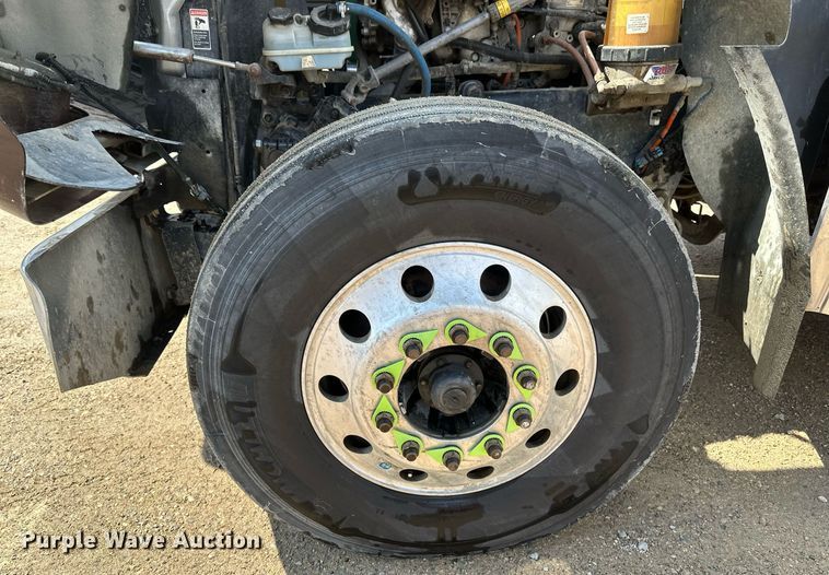 image for item EA2380 2014 Freightliner Coronado SD 122 semi truck