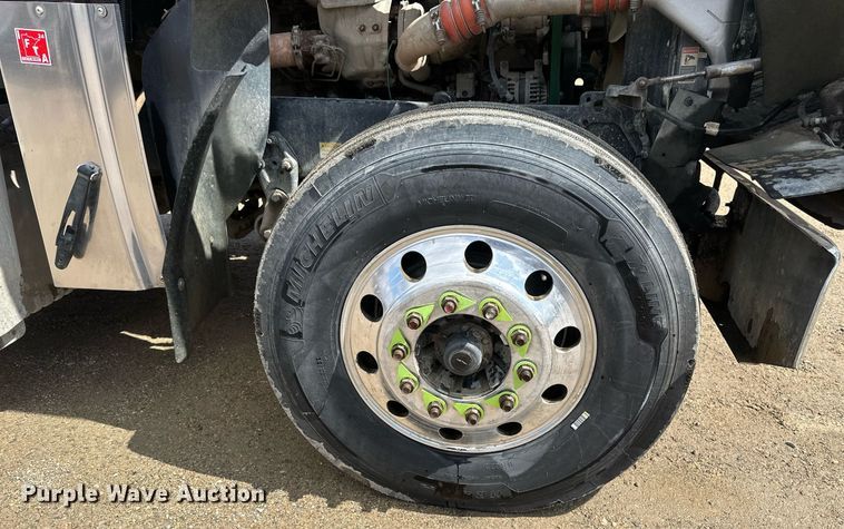 image for item EA2380 2014 Freightliner Coronado SD 122 semi truck