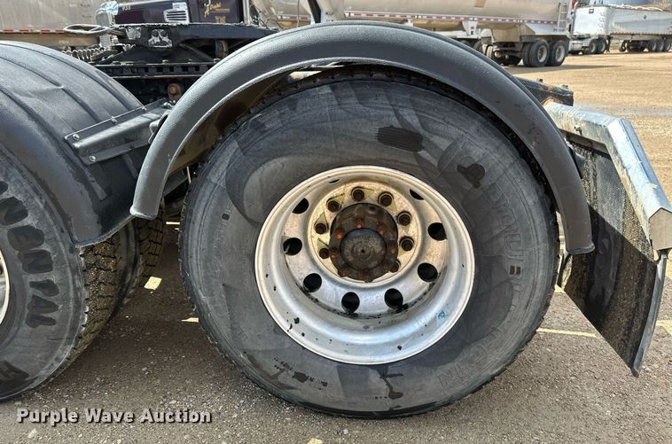 image for item EA2380 2014 Freightliner Coronado SD 122 semi truck