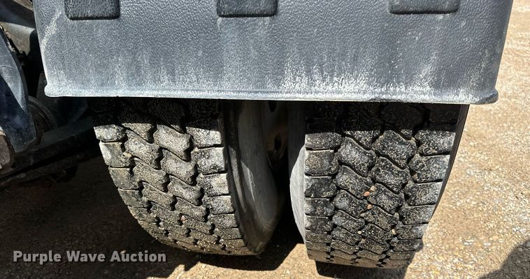 image for item EA2380 2014 Freightliner Coronado SD 122 semi truck