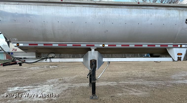 image for item EA2381 2008 Mac Trailer end dump trailer