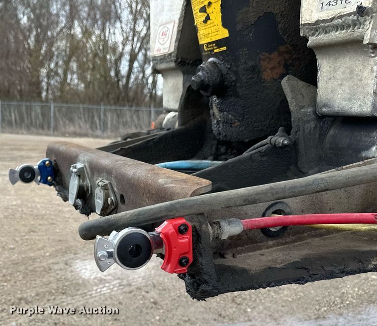 image for item EA2381 2008 Mac Trailer end dump trailer