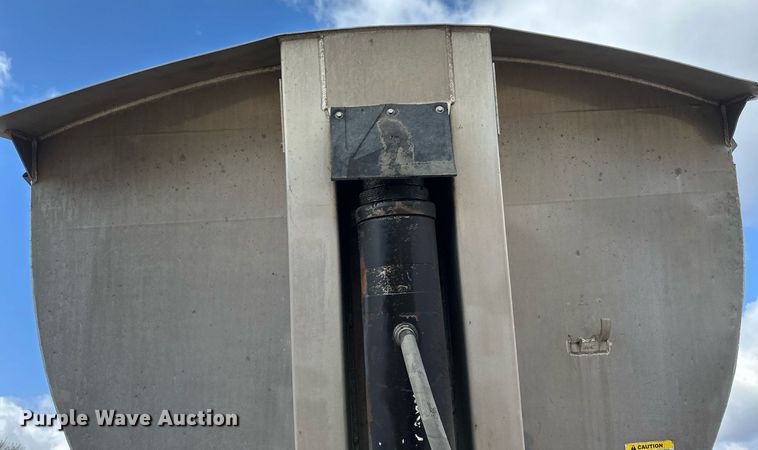 image for item EA2381 2008 Mac Trailer end dump trailer