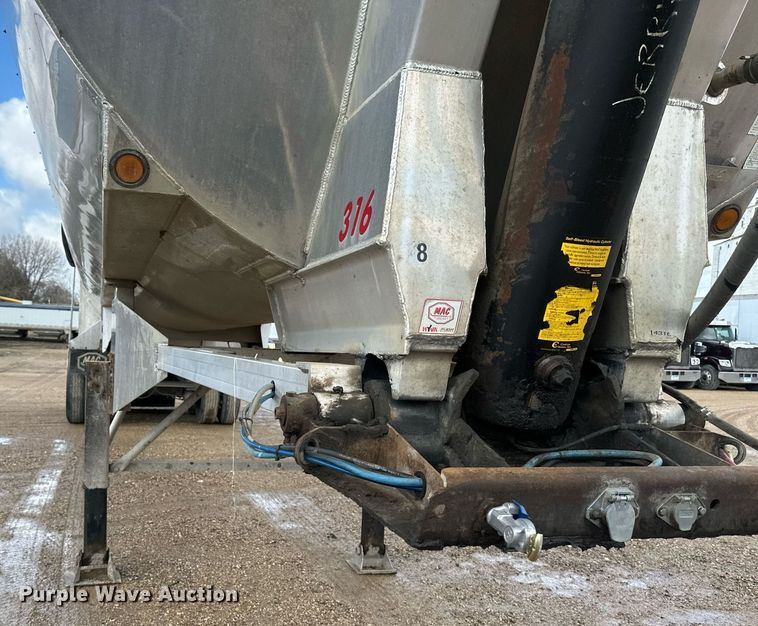 image for item EA2381 2008 Mac Trailer end dump trailer