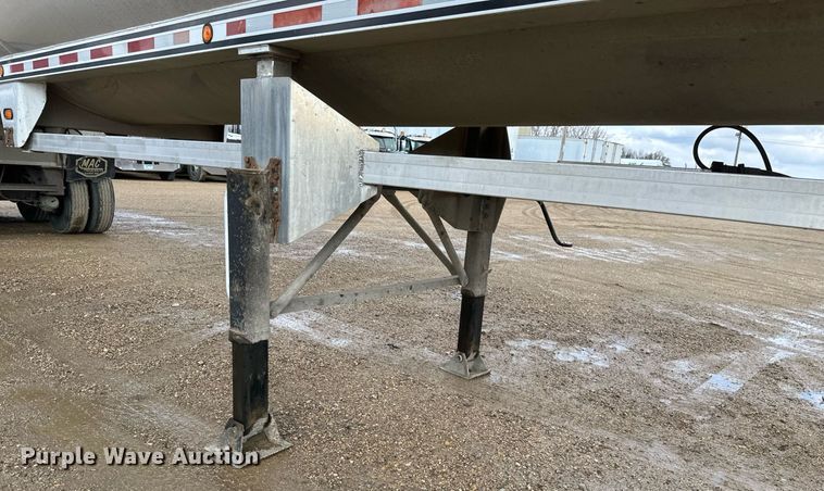 image for item EA2381 2008 Mac Trailer end dump trailer