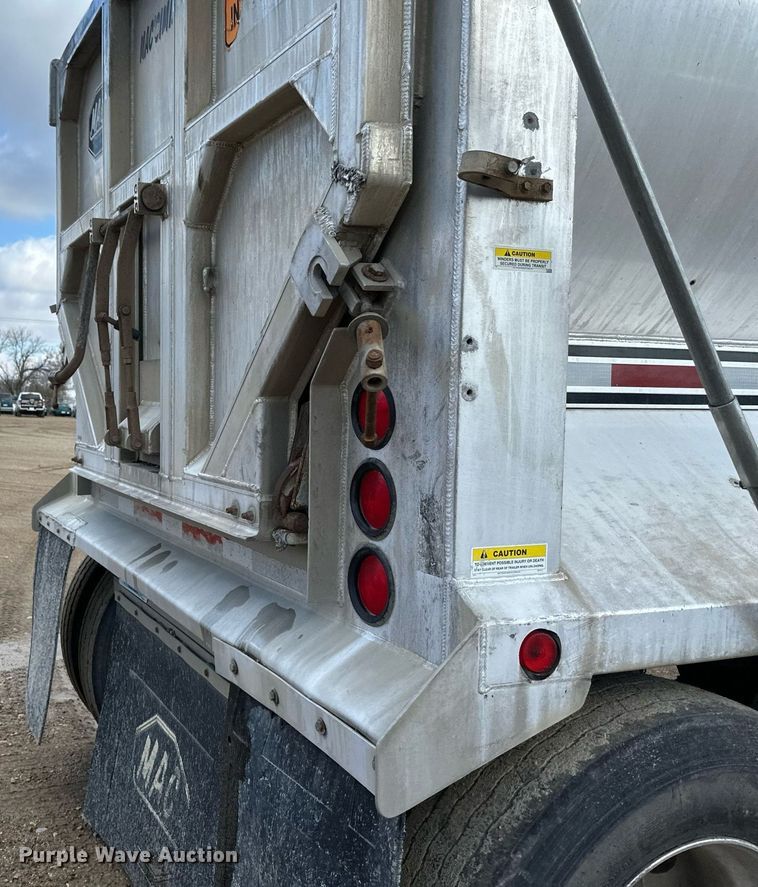 image for item EA2381 2008 Mac Trailer end dump trailer