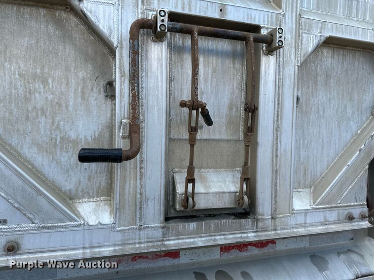 image for item EA2381 2008 Mac Trailer end dump trailer