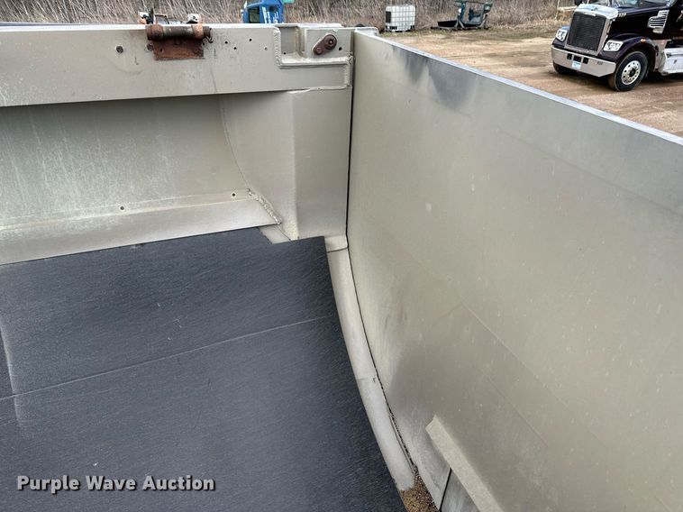 image for item EA2381 2008 Mac Trailer end dump trailer