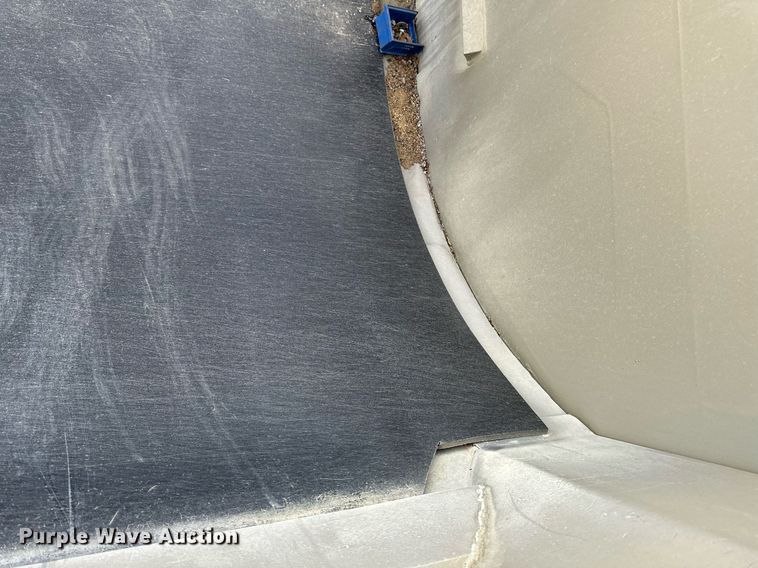 image for item EA2381 2008 Mac Trailer end dump trailer