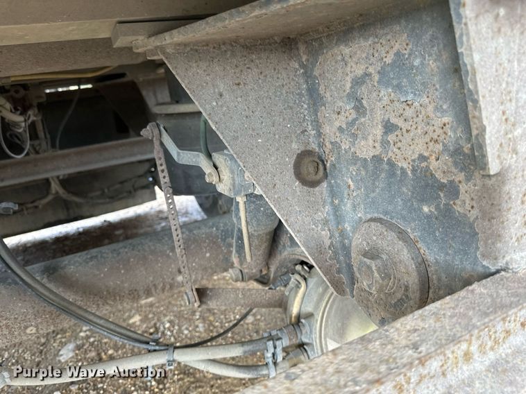 image for item EA2381 2008 Mac Trailer end dump trailer