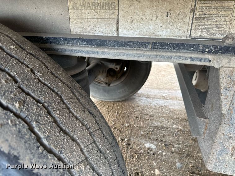 image for item EA2381 2008 Mac Trailer end dump trailer