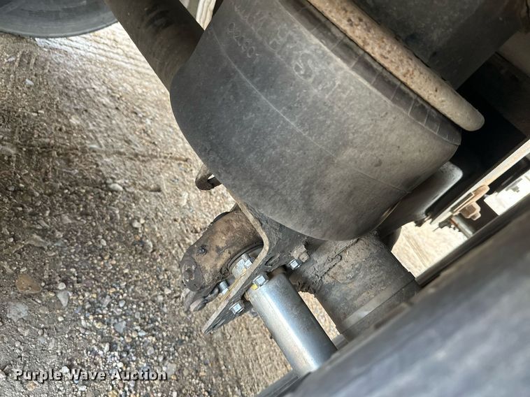 image for item EA2381 2008 Mac Trailer end dump trailer