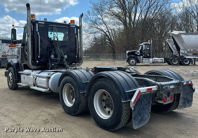 image for item EA2382 2014 Freightliner Coronado SD 122 semi truck