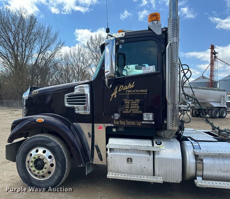 image for item EA2382 2014 Freightliner Coronado SD 122 semi truck