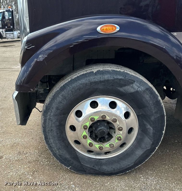 image for item EA2382 2014 Freightliner Coronado SD 122 semi truck