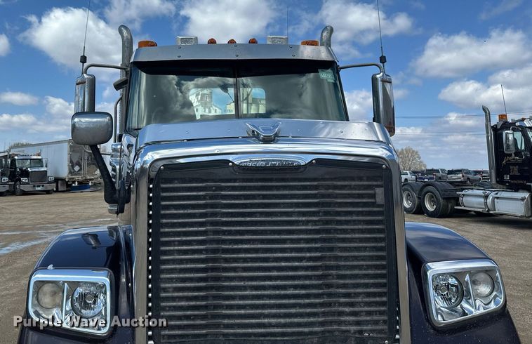 image for item EA2382 2014 Freightliner Coronado SD 122 semi truck