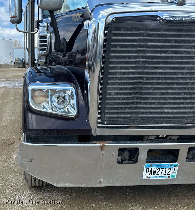 image for item EA2382 2014 Freightliner Coronado SD 122 semi truck