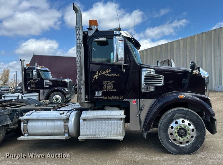 image for item EA2382 2014 Freightliner Coronado SD 122 semi truck