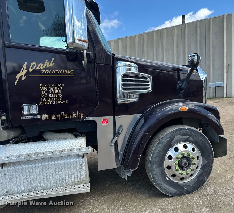 image for item EA2382 2014 Freightliner Coronado SD 122 semi truck