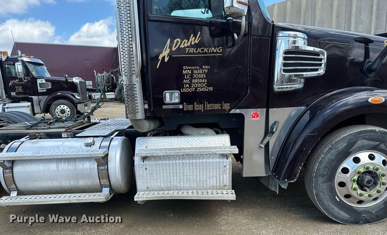 image for item EA2382 2014 Freightliner Coronado SD 122 semi truck